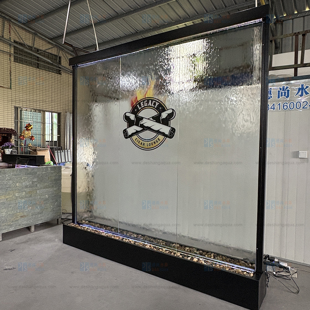 2.74米宽2.74米高黑色边框透明玻璃上下灯光 2.74m wide by 2.74m high Black frame company logo waterfall