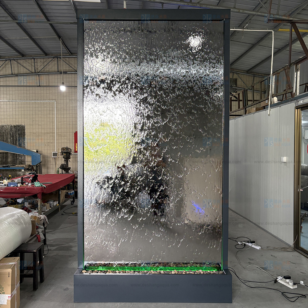1.6m wide by 3m high black frame silver mirror waterfall 1.6米宽 3米高黑框银镜水幕