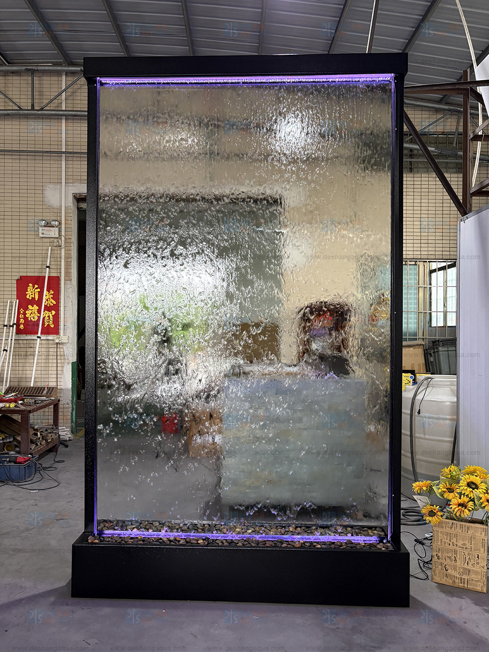 1.8m wide by 2.97m high black frame tempered clear glass waterfall 1.8米宽 2.97米高黑框透明玻璃水幕